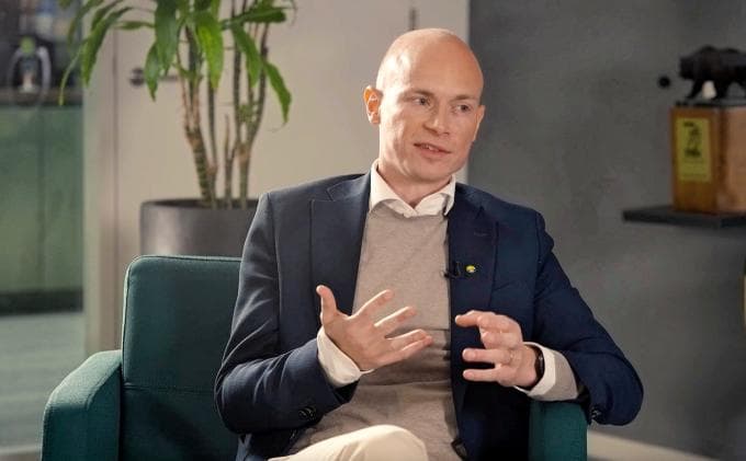 CFO Podcast met Bastiaan van de Laar (Team Visma-Lease a Bike): ‘Een zege van Wout in de koers bepaalt ons financiële jaar niet’
