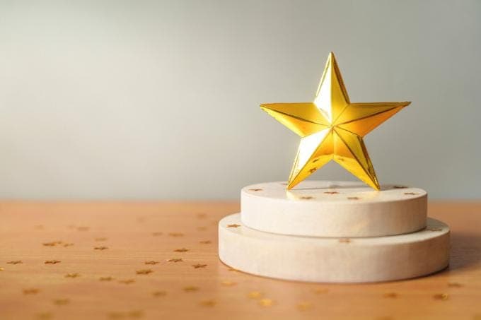 En de award gaat naar…