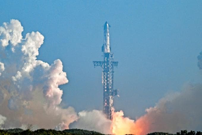 SpaceX: hou de voeten op de grond