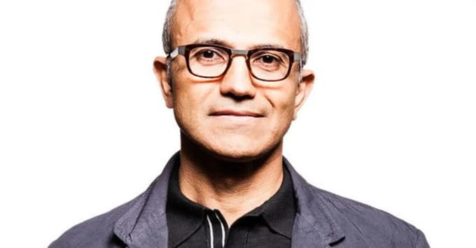 Microsoft-CEO Satya Nadella gooit OpenAI onder de bus