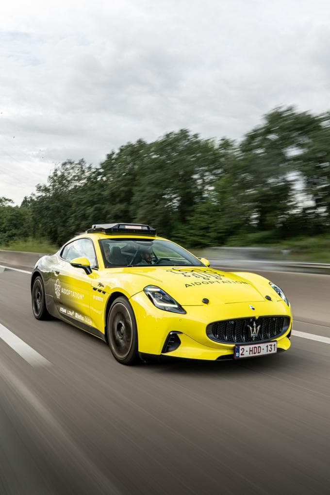 Een zelfrijdende Maserati in Limburg: Aidoptation mag als eerste in Europa autonoom rijden op de snelweg
