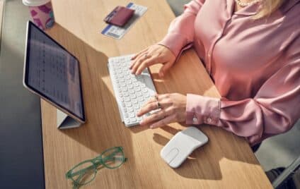 Logitech lanceert Mobi Fold: opvouwbare muis die in je broekzak past