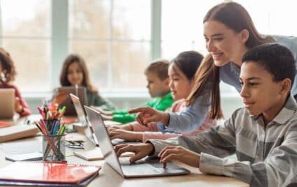Minister Demir investeert 10 miljoen euro in AI-strategie voor het onderwijs