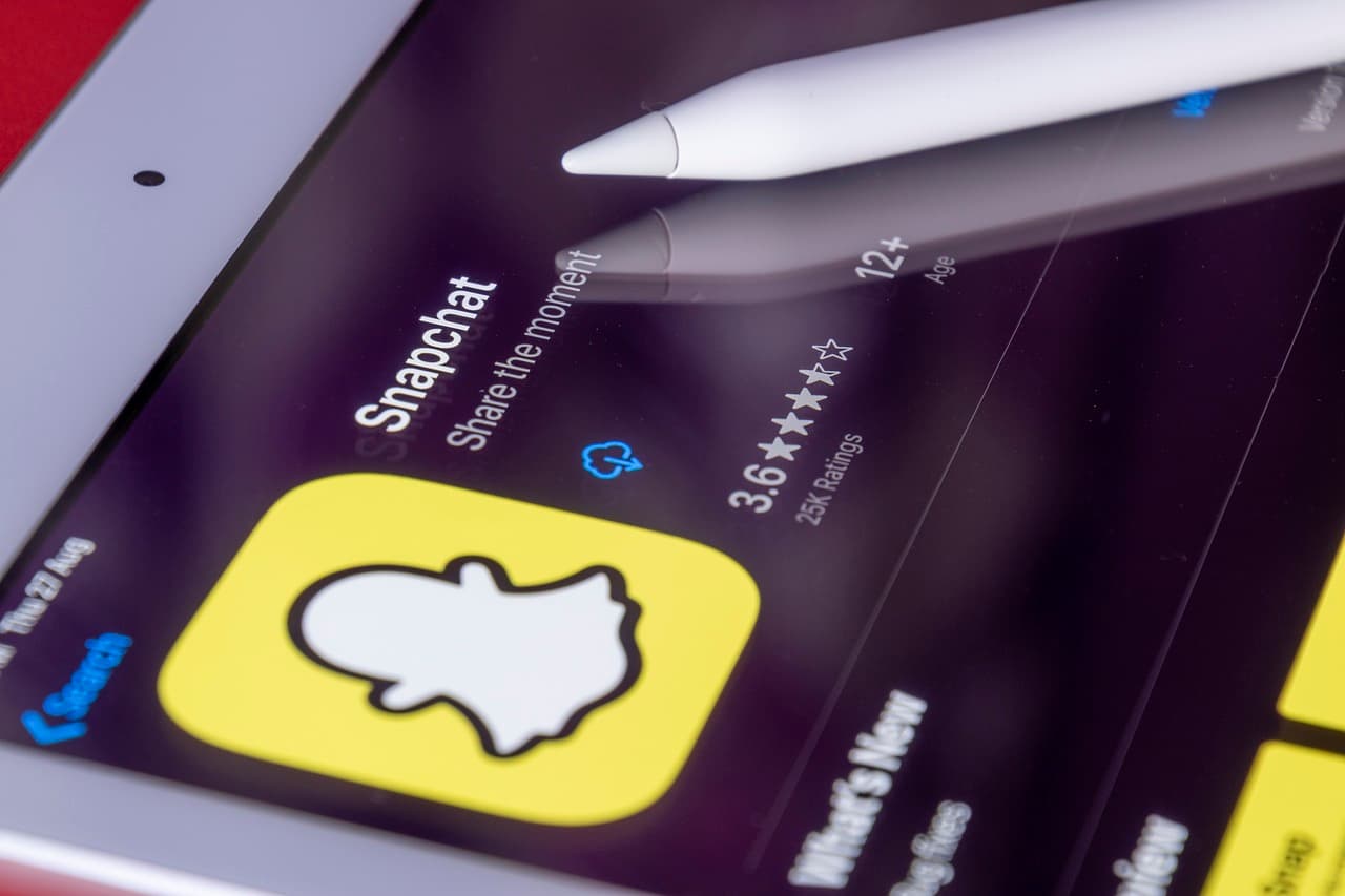 Snap boekt omzetgroei van 12%, zorgen over advertentiemarkt blijven