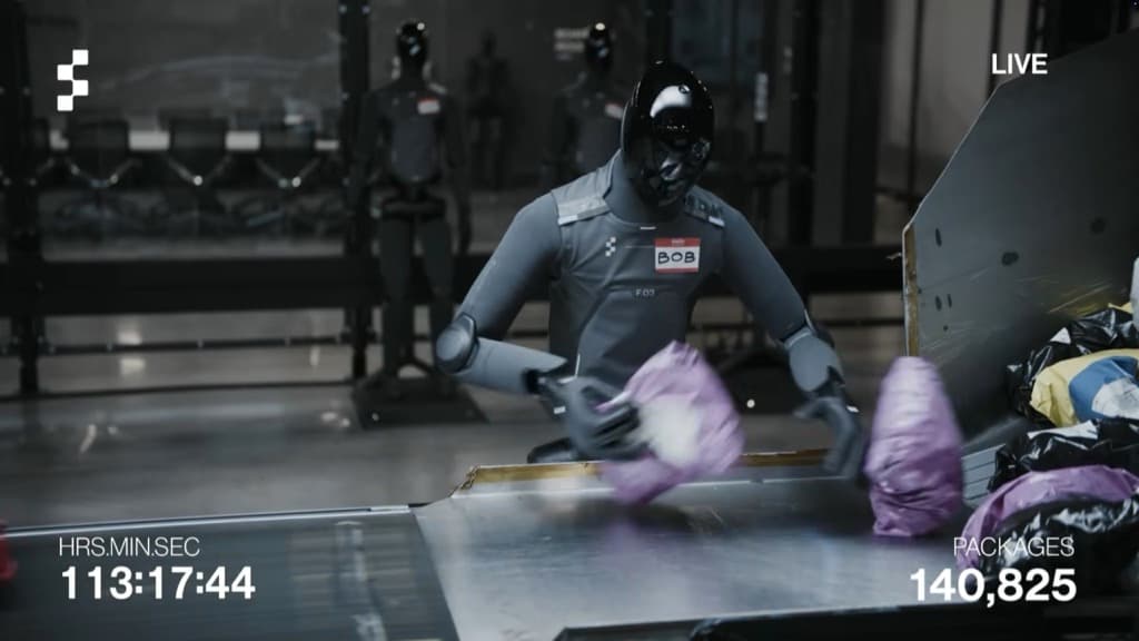 Humanoid sorteert non-stop; ruim 100 uur, 140.000 pakketjes