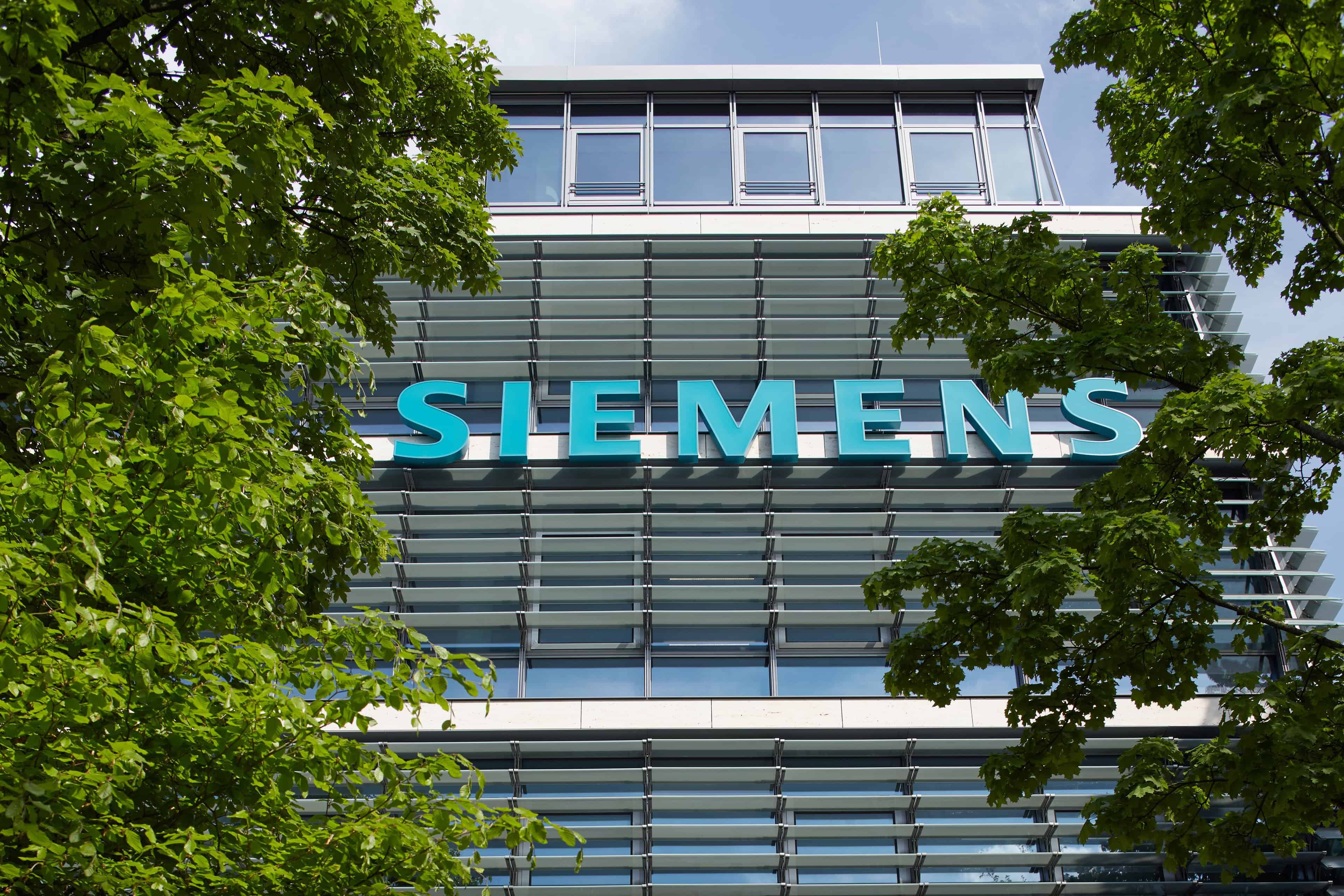 Siemens waarschuwt: EU-regels remmen AI-investeringen af