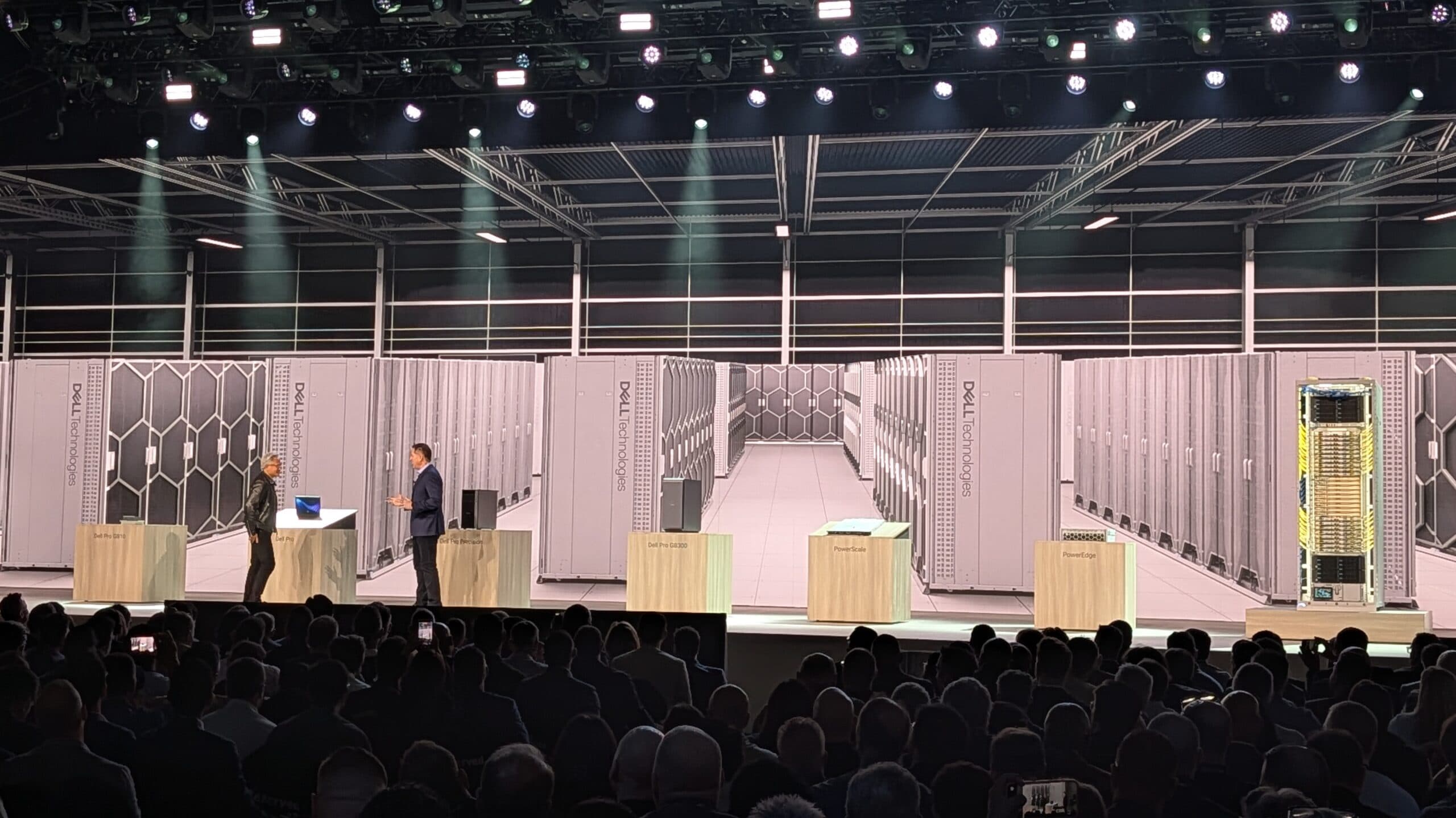 Dell kondigt AI Factory-uitbreidingen aan op Dell Technologies World
