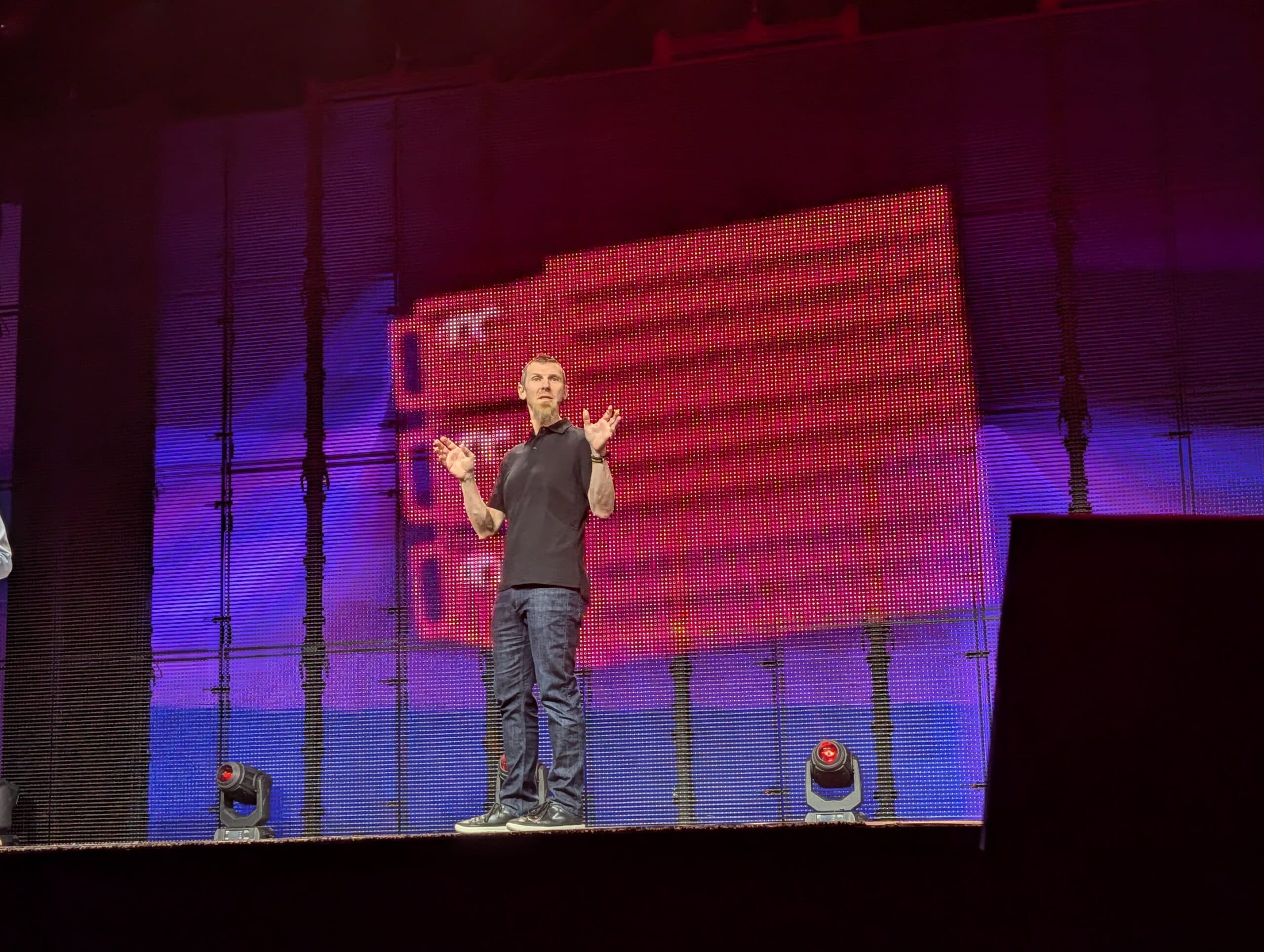 Chris Wright: Metal-to-agent staat aan de basis van schaalbare enterprise AI